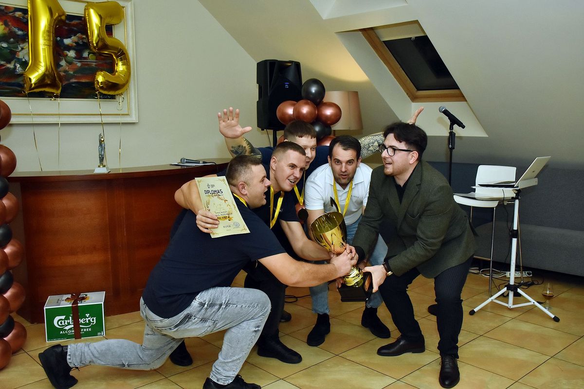 Su griausmu užbaigtas 15-asis įmonių boulingo turnyras