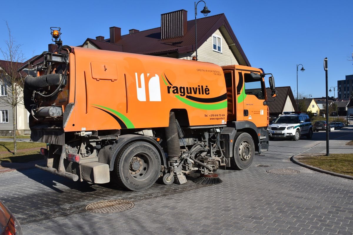 Prasidėjo miesto valymo darbai