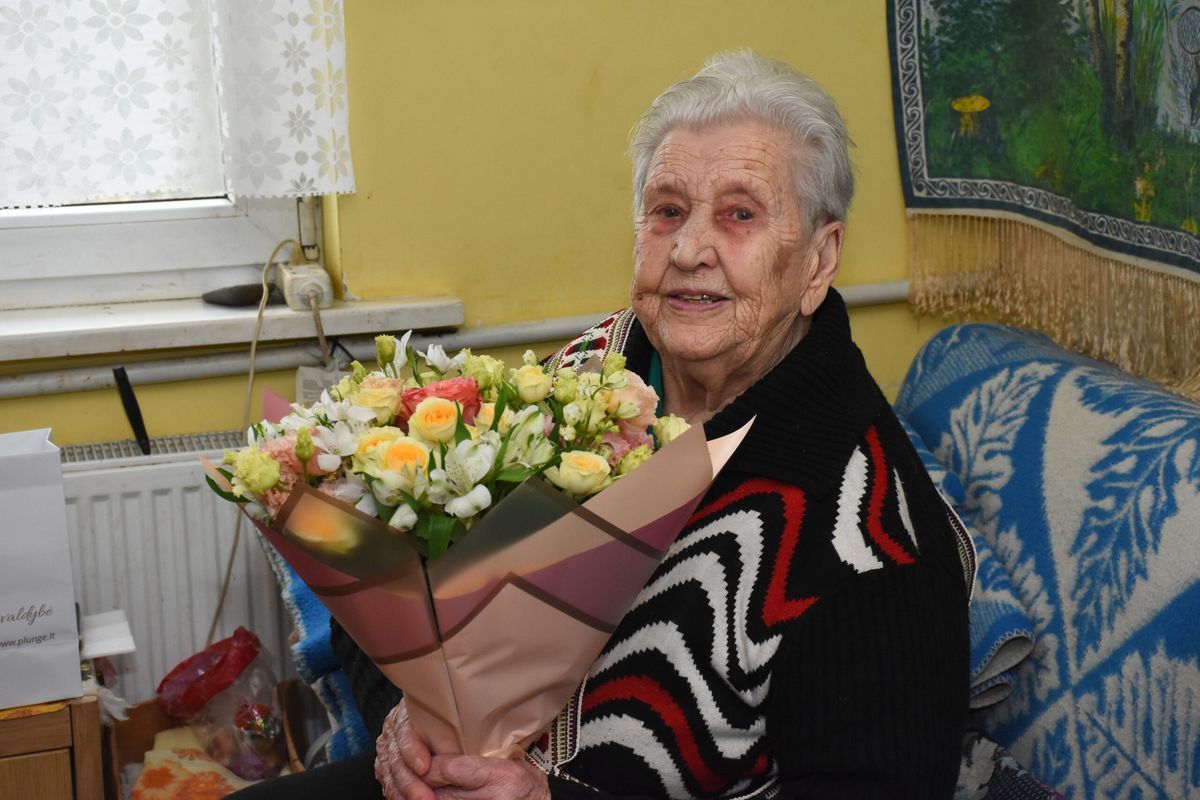 Šim­ta­me­tė Ago­ta: „Vi­siems lin­kiu su­lauk­ti 100 me­tų“