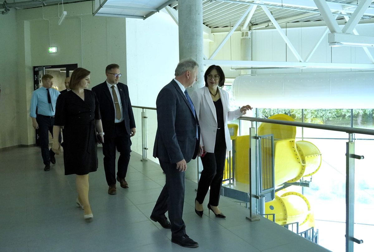 Ministrė pripažino: „Su vadovėliais yra labai blogai“