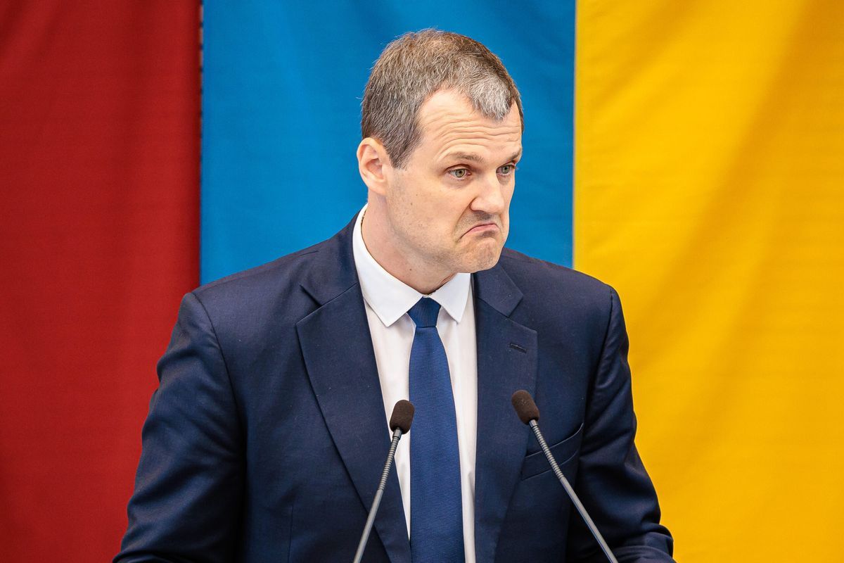 Premjeras traukiasi, atliekamos kratos jo brolienės plungiškės bute