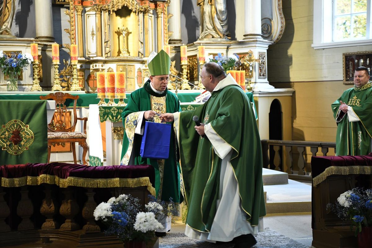 Tveruose – bažnyčios tvarkybos darbų pabaigos iškilmės