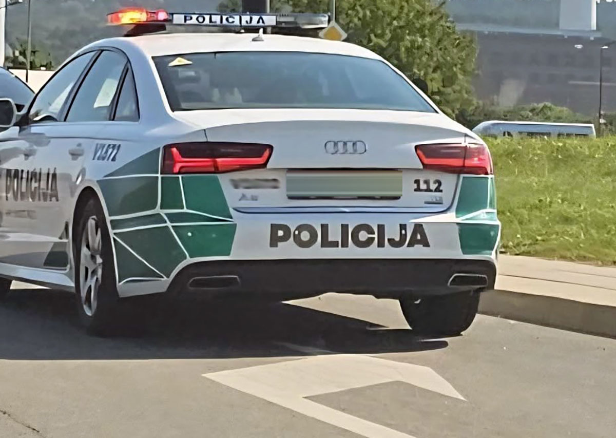 Į įspėjimą, kad po kiemus vaikšto nepažįstami žmonės, labardiškiai sureagavo įvairiai