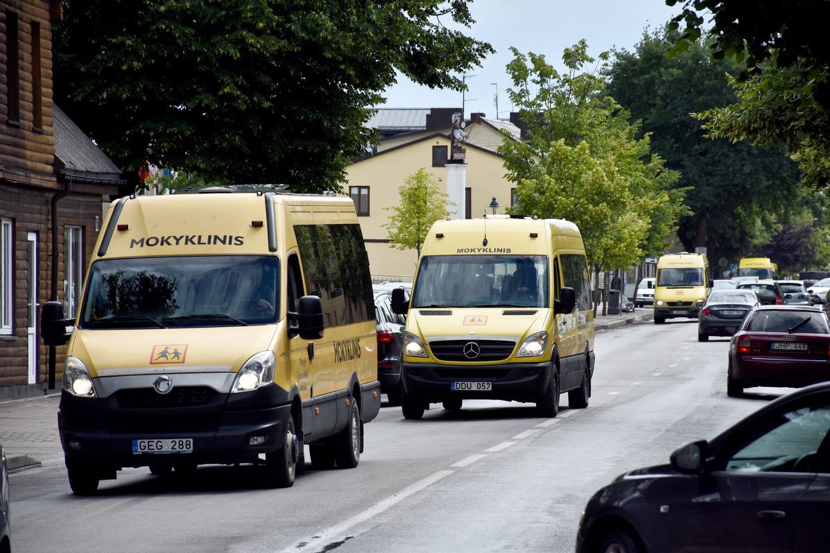 Mokyklos atsisveikins su geltonaisiais autobusiukais