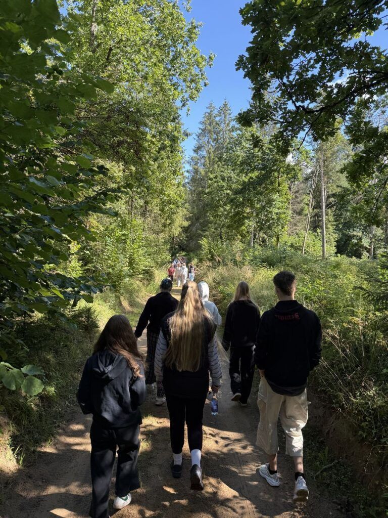IMG_9805_1765293011380