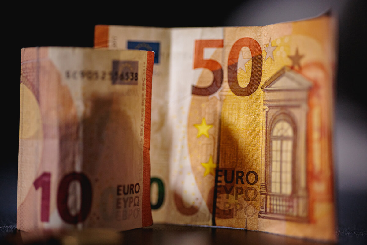 Pernai sukčiai Lietuvos žmonėms padarė 34 mln. eurų žalą