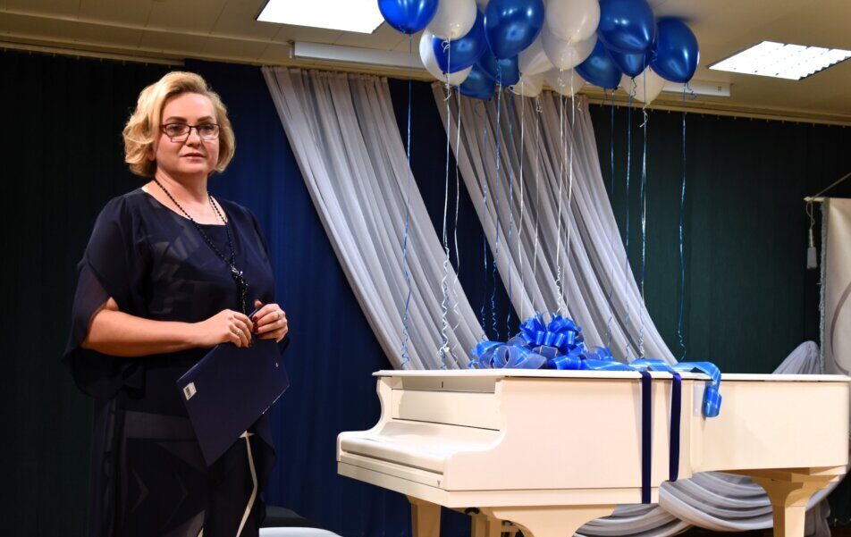 Me­no mo­kyk­los di­rek­to­rė įspė­ta ne­be­pai­nio­ti vie­šų­jų ir pri­va­čių in­te­re­sų