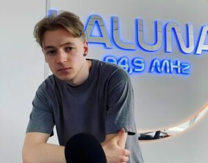Nuo ra­di­jo ete­rio iki poe­zi­jos po­smų