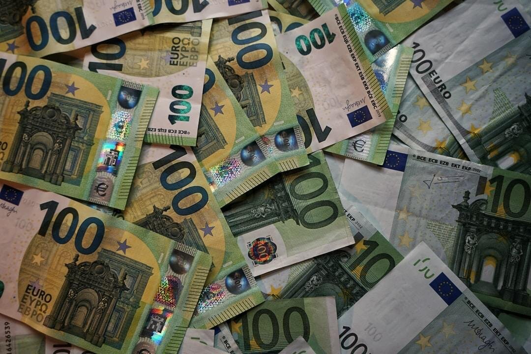 Ar turtingi mūsų Tarybos nariai?