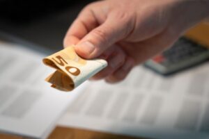 Ką daryti, kai skolininkas pripažįsta skolą, bet neskuba grąžinti?