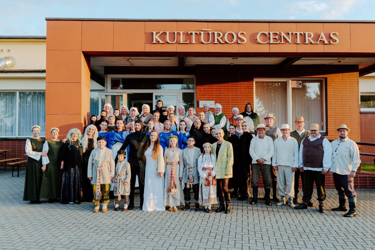 Nevarėnuose atgijo „Eglė žalčių karalienė“ – teatrą kūrė bendruomenė