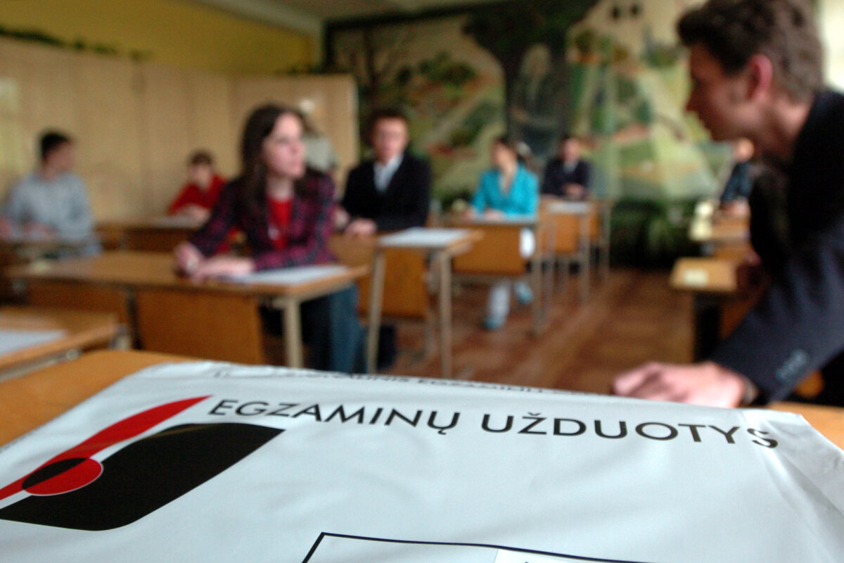 Kons­ta­ta­vo: eg­za­mi­nų re­zul­ta­tai ne­nu­vy­lė