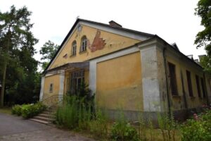 Žemaitiški koplytstulpiai Pustelnike